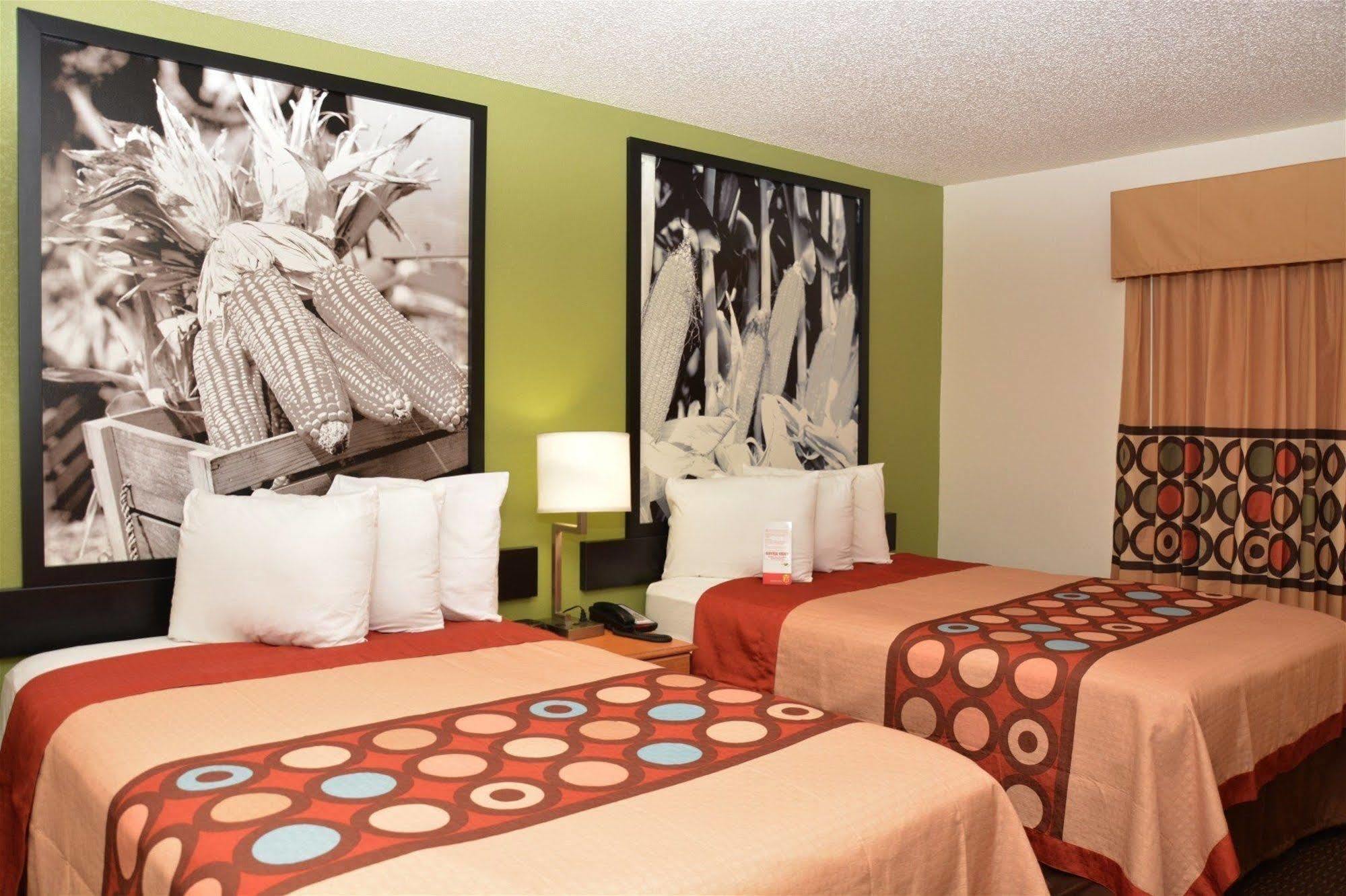 Hotel Super 8 By Wyndham Corydon Exterior foto